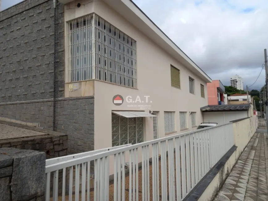 Casa com 4 quartos à venda, 380m2 em Centro, Sorocaba - SP - imagem 3 Foto 3 de Casa com 4 quartos à venda, 380m2 em Centro, Sorocaba - SP