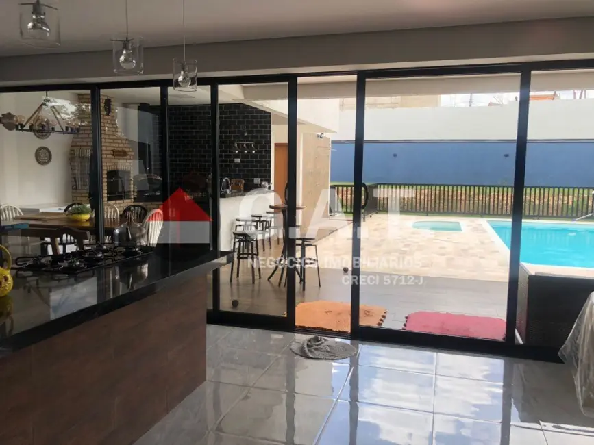 Foto 5 de Casa de Condomínio com 4 quartos à venda, 327m2 em Aracoiaba Da Serra - SP