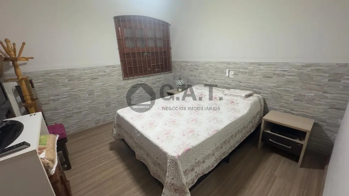 Foto 9 de Chácara com 3 quartos à venda e para alugar, 200m2 em Aracoiaba Da Serra - SP