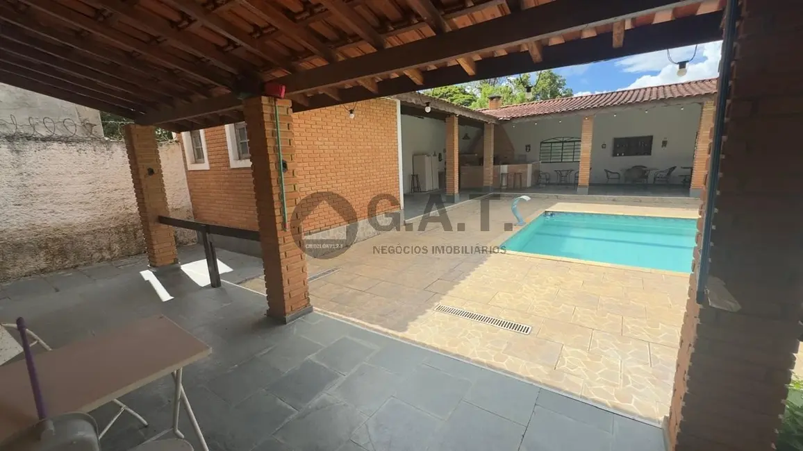 Foto 7 de Chácara com 3 quartos à venda e para alugar, 200m2 em Aracoiaba Da Serra - SP