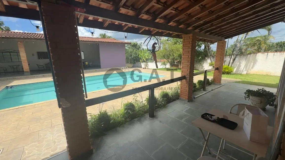 Foto 6 de Chácara com 3 quartos à venda e para alugar, 200m2 em Aracoiaba Da Serra - SP