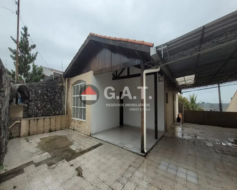 Foto 1 de Casa com 2 quartos para alugar, 200m2 em Jardim Europa, Sorocaba - SP