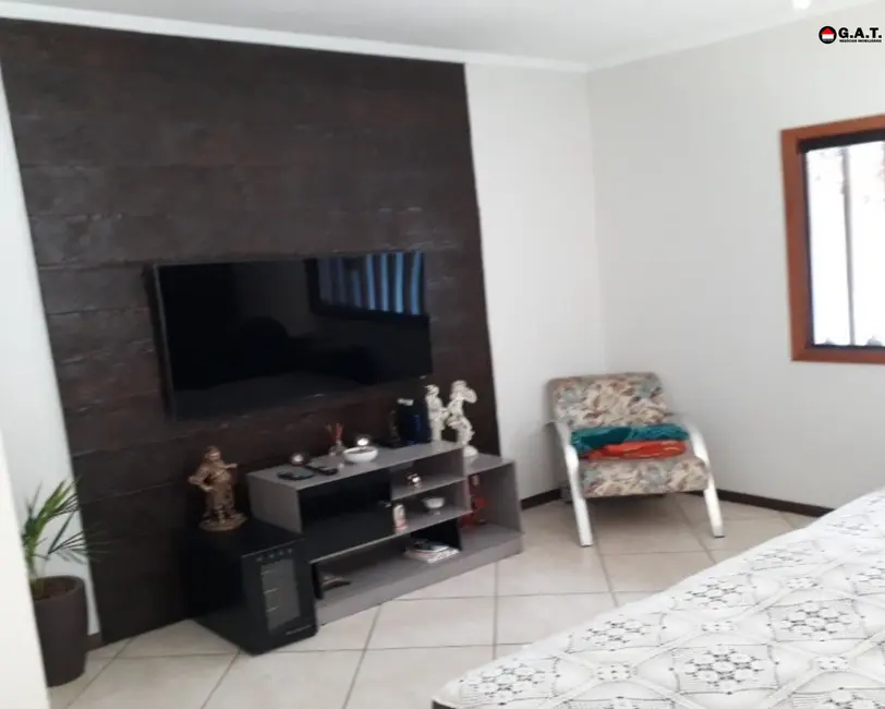 Foto 1 de Casa com 4 quartos à venda, 256m2 em Vila Assis, Sorocaba - SP