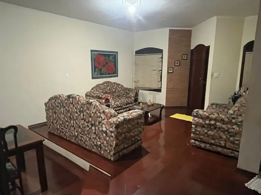 Foto 1 de Casa com 3 quartos à venda, 271m2 em Jardim Astro, Sorocaba - SP