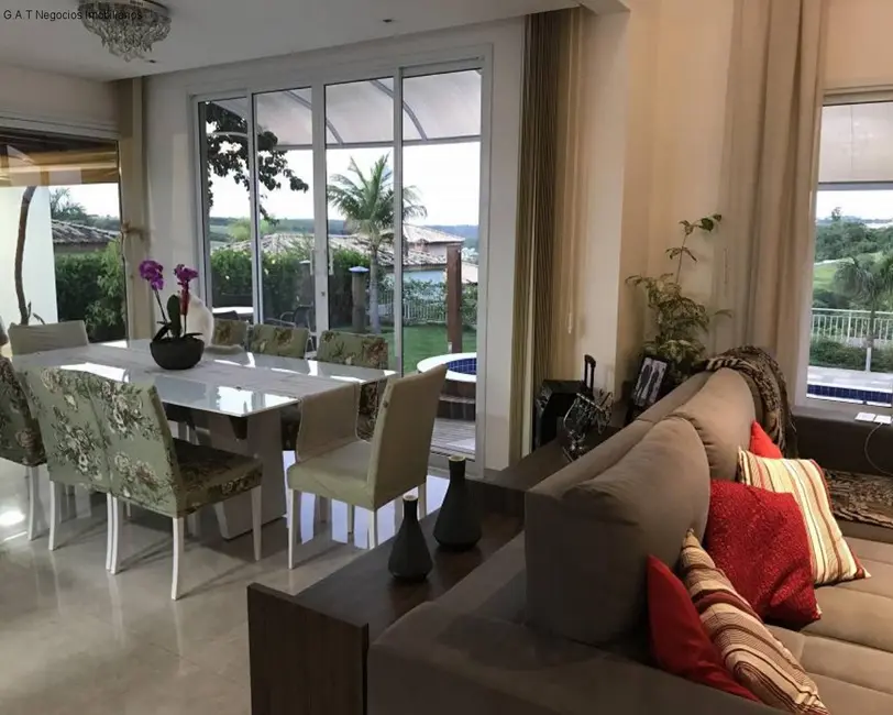 Foto 1 de Casa de Condomínio com 3 quartos à venda, 300m2 em Aracoiaba Da Serra - SP
