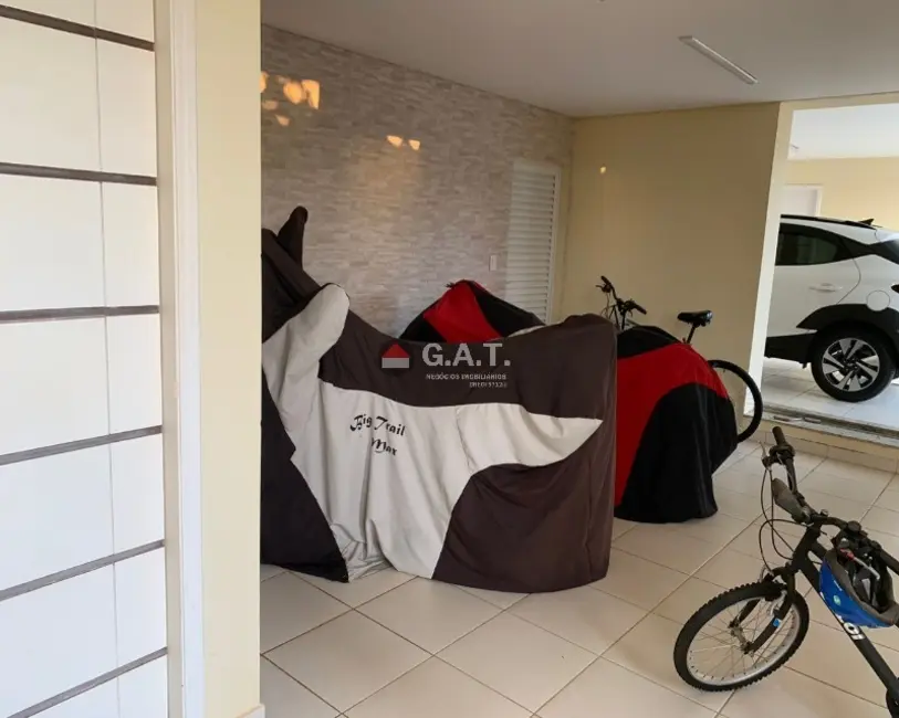 Casa de Condomínio com 3 quartos à venda, 347m2 em Aracoiaba Da Serra - SP - imagem 8 Foto 8 de Casa de Condomínio com 3 quartos à venda, 347m2 em Aracoiaba Da Serra - SP