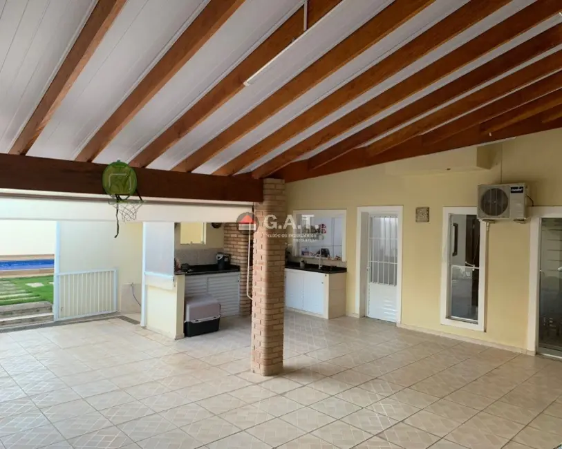 Foto 2 de Casa de Condomínio com 3 quartos à venda, 347m2 em Aracoiaba Da Serra - SP