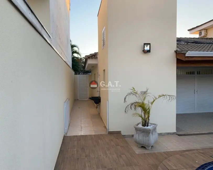 Casa de Condomínio com 3 quartos à venda, 347m2 em Aracoiaba Da Serra - SP - imagem 7 Foto 7 de Casa de Condomínio com 3 quartos à venda, 347m2 em Aracoiaba Da Serra - SP