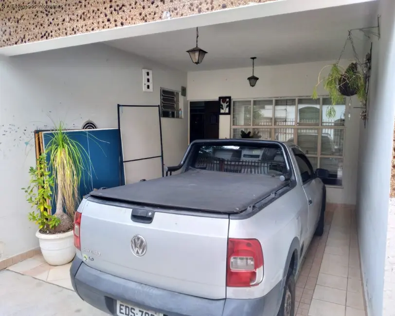 Casa com 3 quartos à venda, 112m2 em Vila Santana, Sorocaba - SP - imagem 3 Foto 3 de Casa com 3 quartos à venda, 112m2 em Vila Santana, Sorocaba - SP