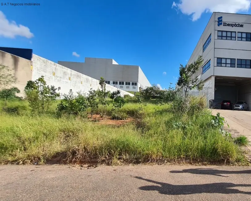 Foto 3 de Terreno / Lote à venda, 1770m2 em Iporanga, Sorocaba - SP