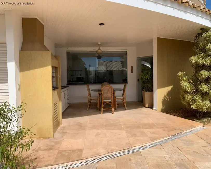 Foto 2 de Casa com 4 quartos para alugar, 420m2 em Jardim Pagliato, Sorocaba - SP