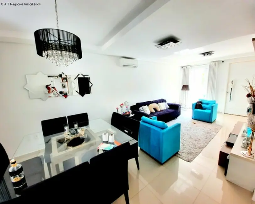 Foto 8 de Casa de Condomínio com 3 quartos à venda, 245m2 em Iporanga, Sorocaba - SP