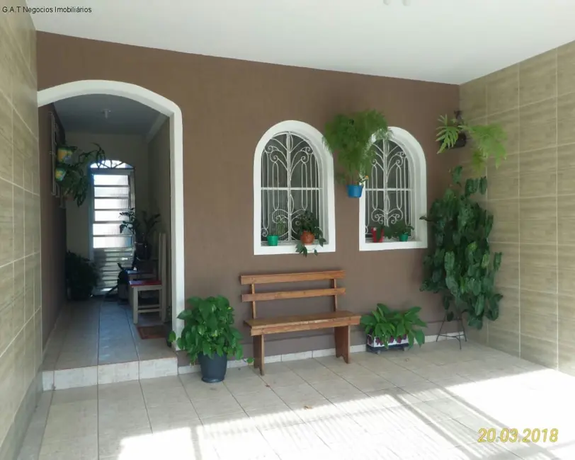 Casa com 3 quartos à venda, 180m2 em Jardim Jatobá, Sorocaba - SP - imagem 9 Foto 9 de Casa com 3 quartos à venda, 180m2 em Jardim Jatobá, Sorocaba - SP