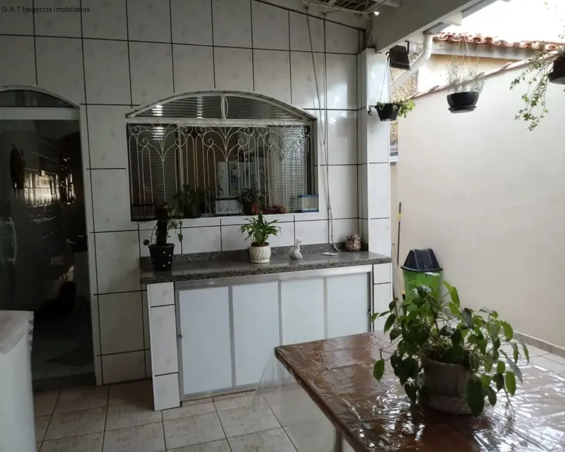 Casa com 3 quartos à venda, 180m2 em Jardim Jatobá, Sorocaba - SP - imagem 4 Foto 4 de Casa com 3 quartos à venda, 180m2 em Jardim Jatobá, Sorocaba - SP