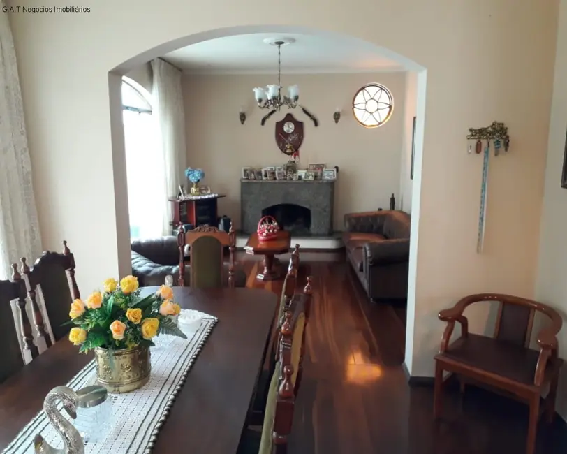 Casa com 3 quartos à venda, 214m2 em Jardim Santa Rosália, Sorocaba - SP - imagem 3 Foto 3 de Casa com 3 quartos à venda, 214m2 em Jardim Santa Rosália, Sorocaba - SP