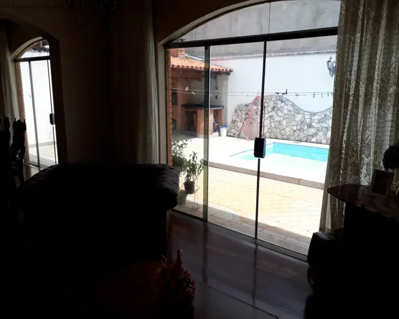 Casa com 3 quartos à venda, 214m2 em Jardim Santa Rosália, Sorocaba - SP - imagem 4 Foto 4 de Casa com 3 quartos à venda, 214m2 em Jardim Santa Rosália, Sorocaba - SP