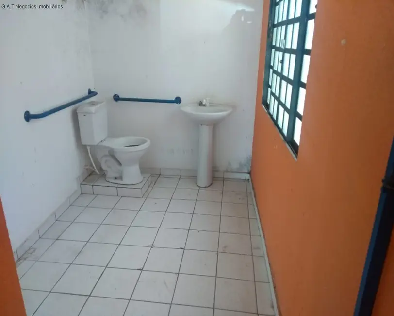 Foto 2 de Sala Comercial para alugar, 120m2 em Centro, Aracoiaba Da Serra - SP