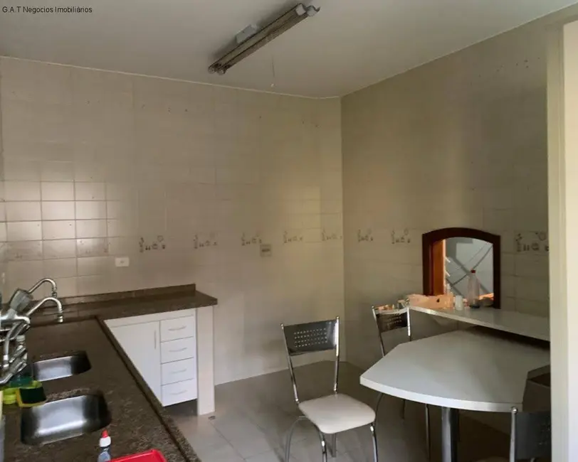 Casa com 4 quartos para alugar, 230m2 em Vila Trujillo, Sorocaba - SP - imagem 8 Foto 8 de Casa com 4 quartos para alugar, 230m2 em Vila Trujillo, Sorocaba - SP