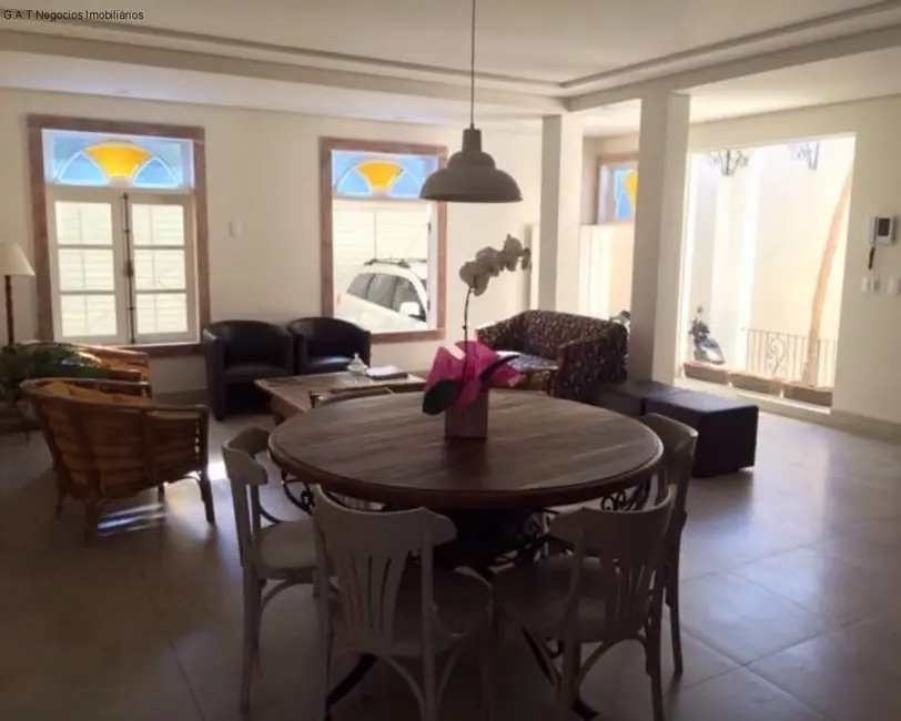 Casa com 3 quartos à venda, 407m2 em Jardim Faculdade, Sorocaba - SP - imagem 6 Foto 6 de Casa com 3 quartos à venda, 407m2 em Jardim Faculdade, Sorocaba - SP