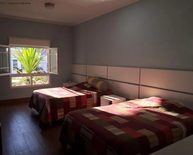 Casa com 3 quartos à venda, 407m2 em Jardim Faculdade, Sorocaba - SP - imagem 9 Foto 9 de Casa com 3 quartos à venda, 407m2 em Jardim Faculdade, Sorocaba - SP