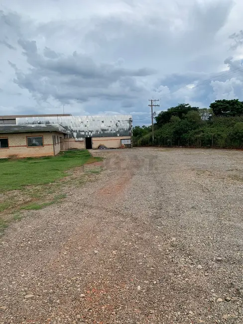 Foto 4 de Armazém / Galpão para alugar, 1700m2 em Tatui - SP