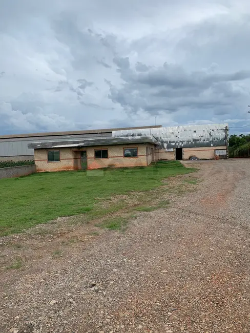 Foto 3 de Armazém / Galpão para alugar, 1700m2 em Tatui - SP