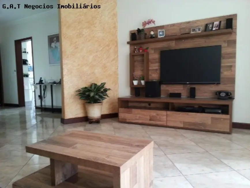 Foto 4 de Casa com 3 quartos à venda, 250m2 em Jardim Saira, Sorocaba - SP