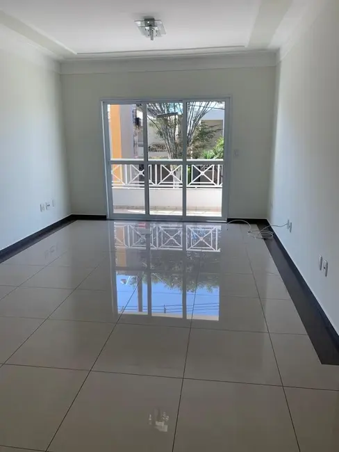 Casa de Condomínio com 3 quartos para alugar em Chácaras Reunidas São Jorge, Sorocaba - SP - imagem 4 Foto 4 de Casa de Condomínio com 3 quartos para alugar em Chácaras Reunidas São Jorge, Sorocaba - SP