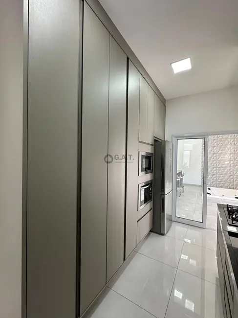 Casa de Condomínio com 3 quartos à venda, 188m2 em Aparecidinha, Sorocaba - SP - imagem 6 Foto 6 de Casa de Condomínio com 3 quartos à venda, 188m2 em Aparecidinha, Sorocaba - SP