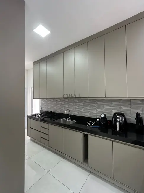 Casa de Condomínio com 3 quartos à venda, 188m2 em Aparecidinha, Sorocaba - SP - imagem 5 Foto 5 de Casa de Condomínio com 3 quartos à venda, 188m2 em Aparecidinha, Sorocaba - SP