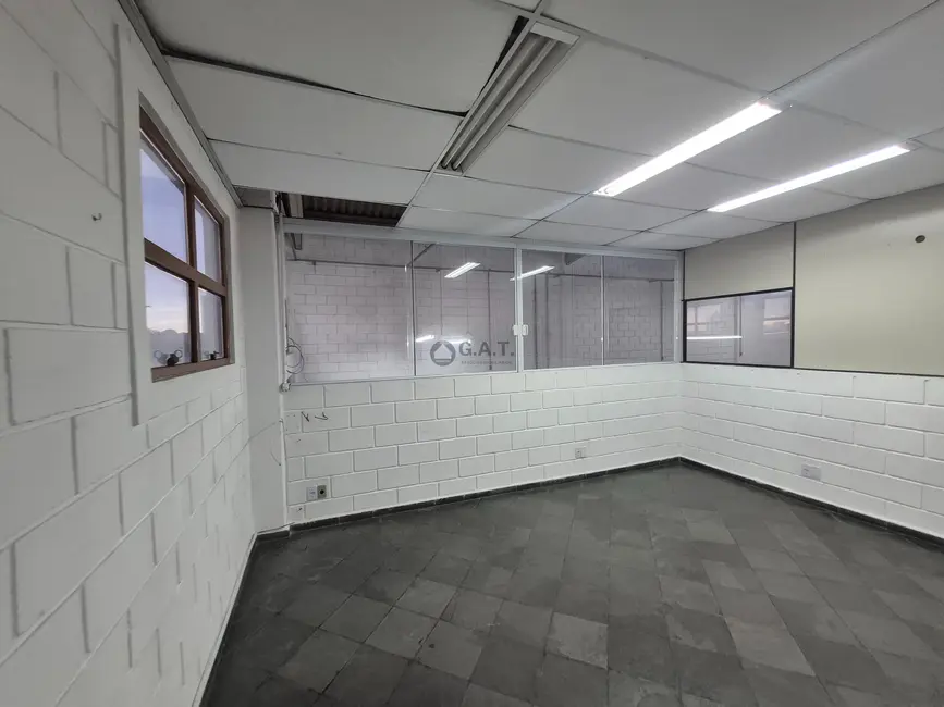 Armazém / Galpão para alugar, 300m2 em Jardim Leocádia, Sorocaba - SP - imagem 4 Foto 4 de Armazém / Galpão para alugar, 300m2 em Jardim Leocádia, Sorocaba - SP