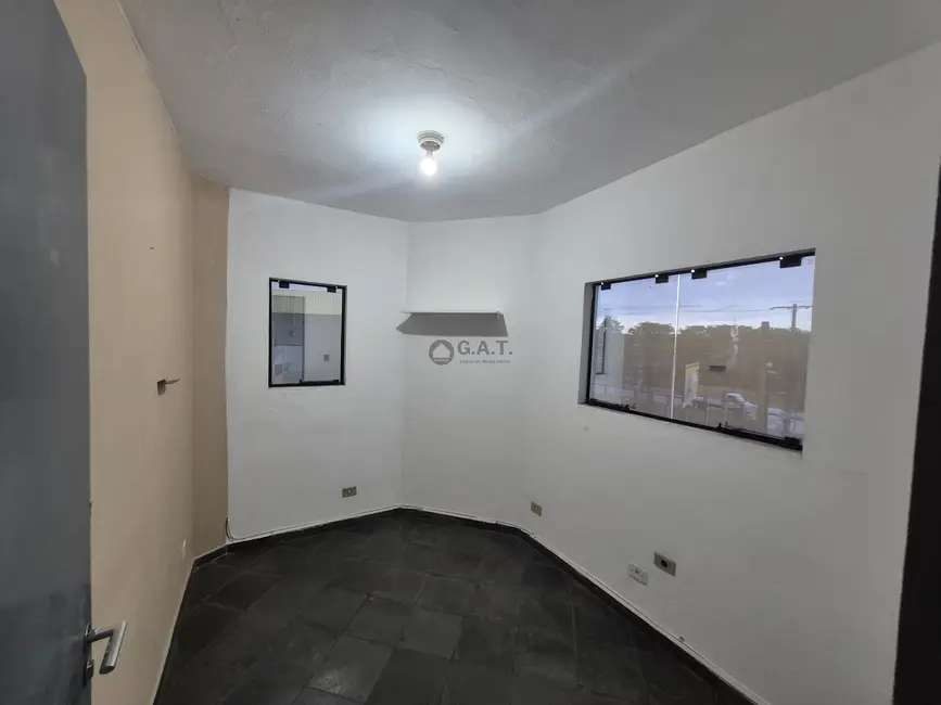 Armazém / Galpão para alugar, 300m2 em Jardim Leocádia, Sorocaba - SP - imagem 2 Foto 2 de Armazém / Galpão para alugar, 300m2 em Jardim Leocádia, Sorocaba - SP