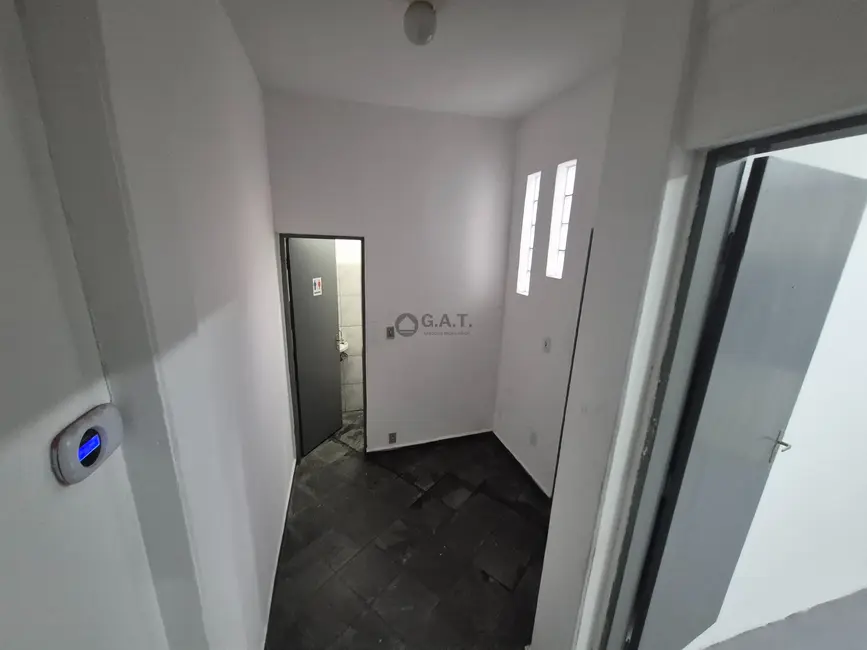 Armazém / Galpão para alugar, 300m2 em Jardim Leocádia, Sorocaba - SP - imagem 8 Foto 8 de Armazém / Galpão para alugar, 300m2 em Jardim Leocádia, Sorocaba - SP