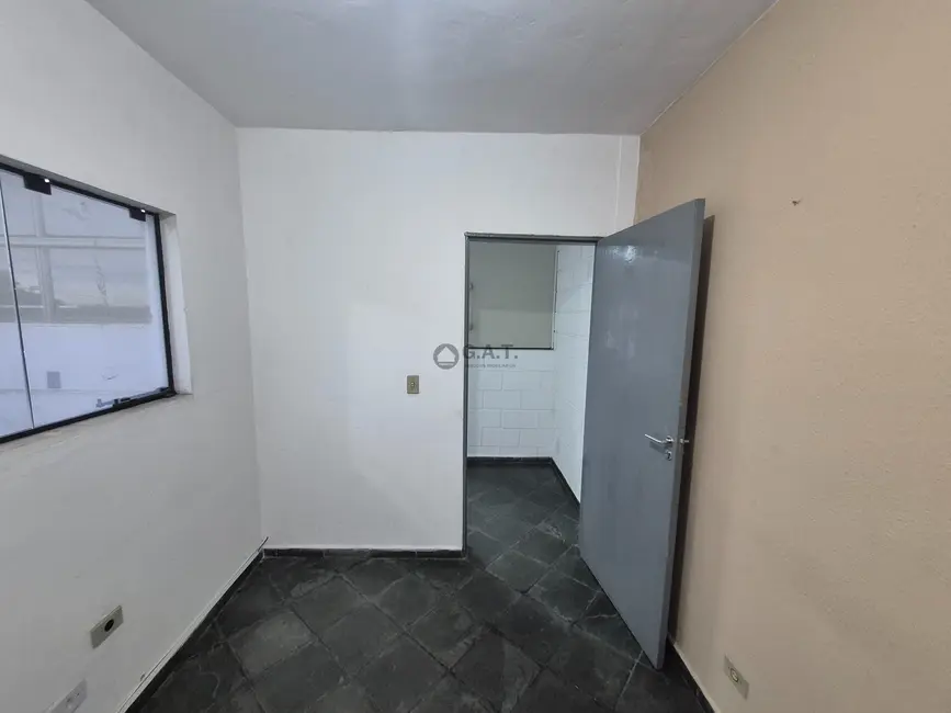 Armazém / Galpão para alugar, 300m2 em Jardim Leocádia, Sorocaba - SP - imagem 3 Foto 3 de Armazém / Galpão para alugar, 300m2 em Jardim Leocádia, Sorocaba - SP