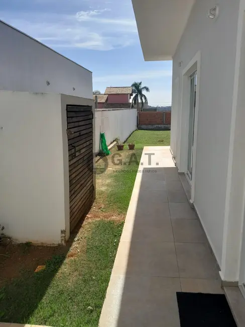 Foto 3 de Casa de Condomínio com 3 quartos à venda, 320m2 em Aracoiaba Da Serra - SP
