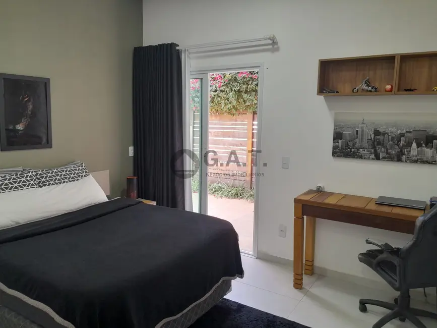 Foto 4 de Casa de Condomínio com 3 quartos à venda, 320m2 em Aracoiaba Da Serra - SP