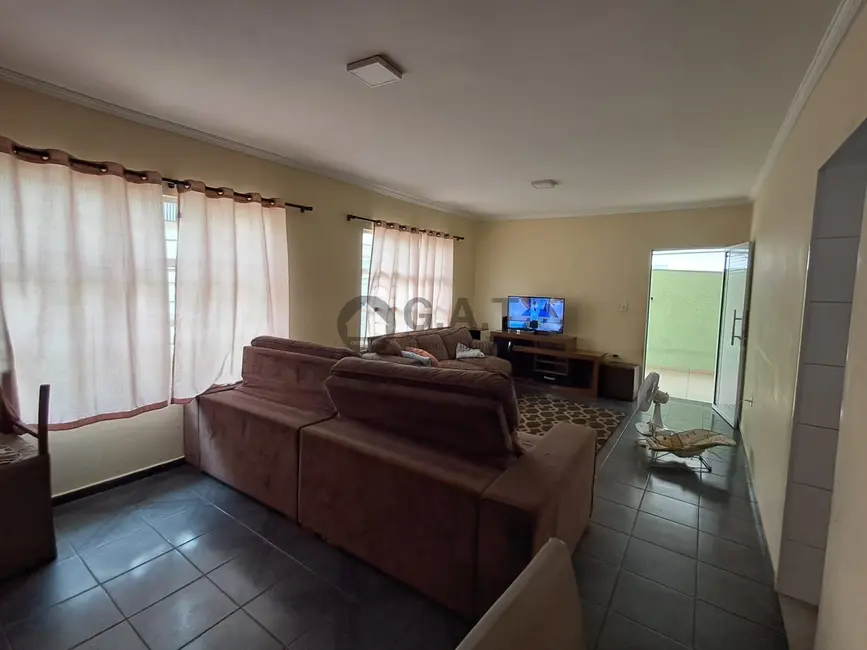 Casa com 3 quartos à venda, 187m2 em Jardim São Lourenzo, Sorocaba - SP - imagem 5 Foto 5 de Casa com 3 quartos à venda, 187m2 em Jardim São Lourenzo, Sorocaba - SP