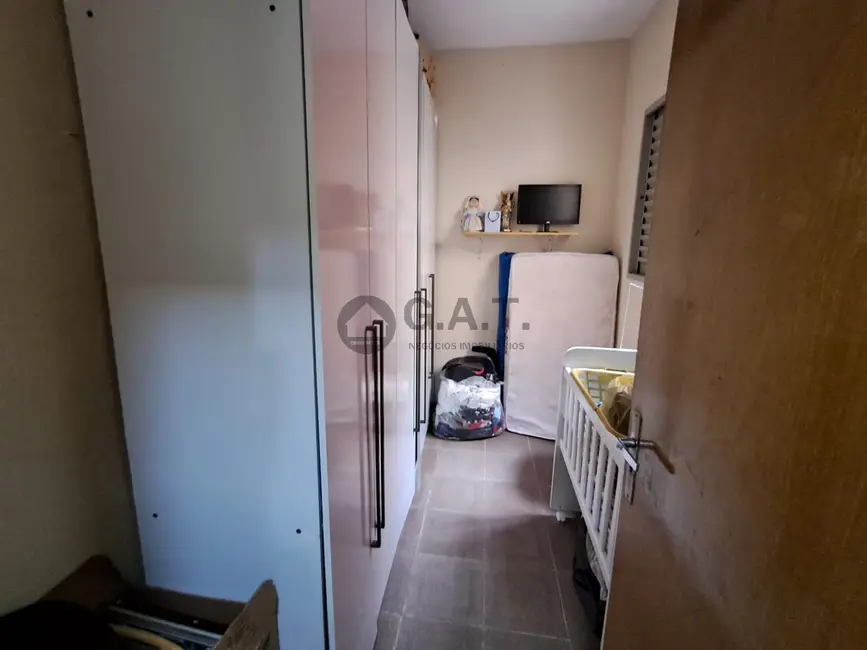 Casa com 3 quartos à venda, 187m2 em Jardim São Lourenzo, Sorocaba - SP - imagem 8 Foto 8 de Casa com 3 quartos à venda, 187m2 em Jardim São Lourenzo, Sorocaba - SP