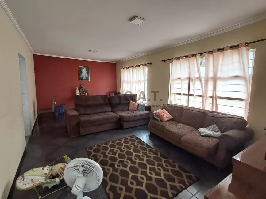 Casa com 3 quartos à venda, 187m2 em Jardim São Lourenzo, Sorocaba - SP - imagem 4 Foto 4 de Casa com 3 quartos à venda, 187m2 em Jardim São Lourenzo, Sorocaba - SP