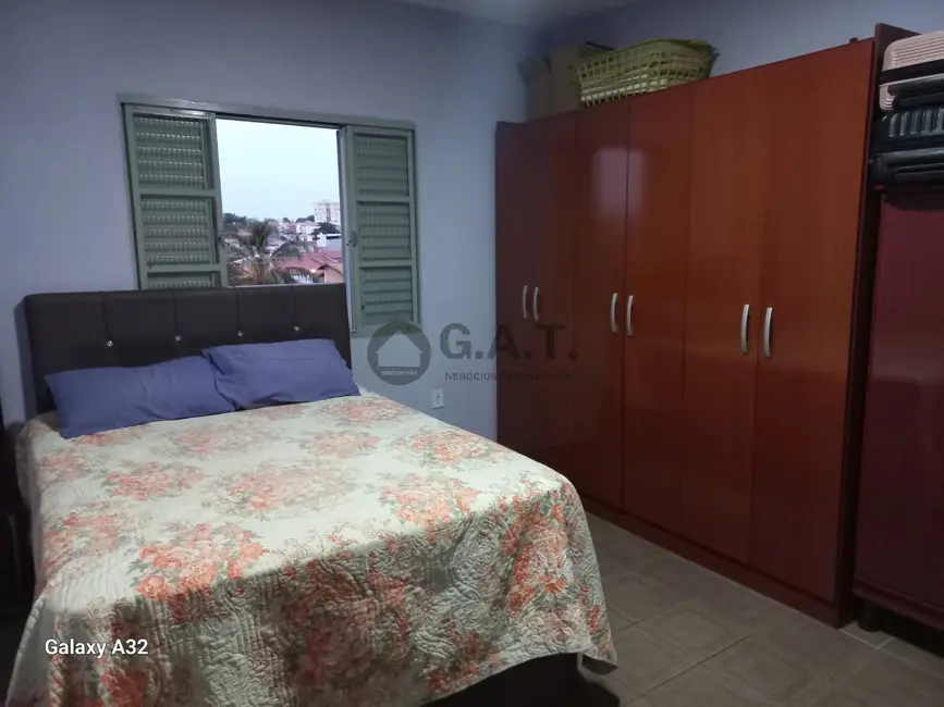 Casa com 3 quartos à venda, 187m2 em Jardim São Lourenzo, Sorocaba - SP - imagem 9 Foto 9 de Casa com 3 quartos à venda, 187m2 em Jardim São Lourenzo, Sorocaba - SP