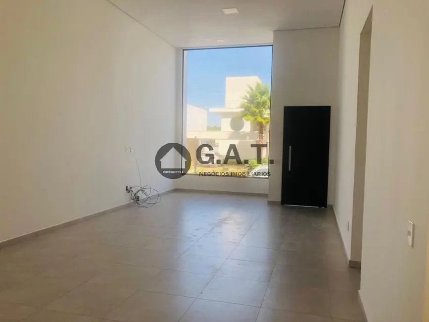 Casa de Condomínio com 3 quartos à venda, 218m2 em Brigadeiro Tobias, Sorocaba - SP - imagem 2 Foto 2 de Casa de Condomínio com 3 quartos à venda, 218m2 em Brigadeiro Tobias, Sorocaba - SP