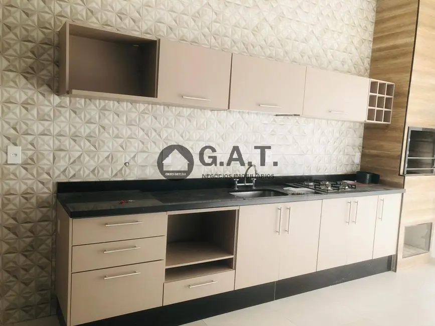 Casa de Condomínio com 3 quartos à venda, 218m2 em Brigadeiro Tobias, Sorocaba - SP - imagem 3 Foto 3 de Casa de Condomínio com 3 quartos à venda, 218m2 em Brigadeiro Tobias, Sorocaba - SP