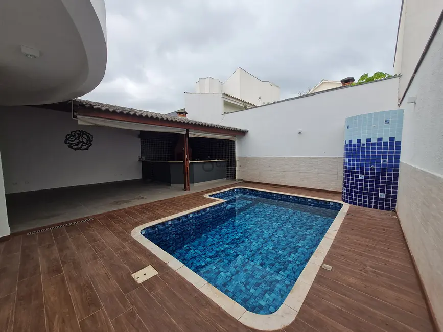 Casa de Condomínio com 3 quartos à venda, 290m2 em Chácaras Reunidas São Jorge, Sorocaba - SP - imagem 4 Foto 4 de Casa de Condomínio com 3 quartos à venda, 290m2 em Chácaras Reunidas São Jorge, Sorocaba - SP
