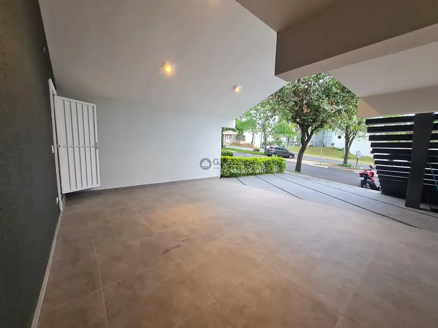 Casa de Condomínio com 3 quartos à venda, 290m2 em Chácaras Reunidas São Jorge, Sorocaba - SP - imagem 2 Foto 2 de Casa de Condomínio com 3 quartos à venda, 290m2 em Chácaras Reunidas São Jorge, Sorocaba - SP