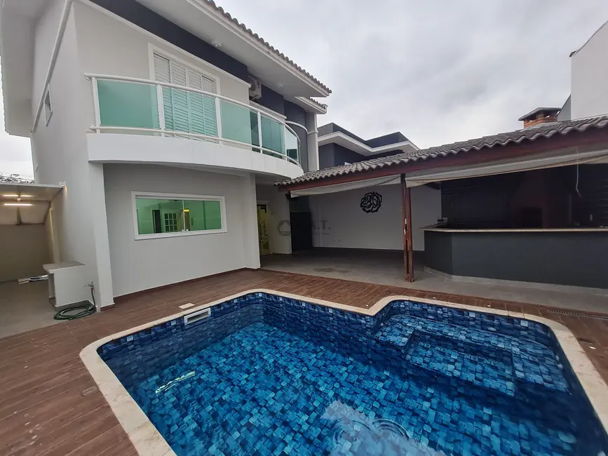 Casa de Condomínio com 3 quartos à venda, 290m2 em Chácaras Reunidas São Jorge, Sorocaba - SP - imagem 5 Foto 5 de Casa de Condomínio com 3 quartos à venda, 290m2 em Chácaras Reunidas São Jorge, Sorocaba - SP