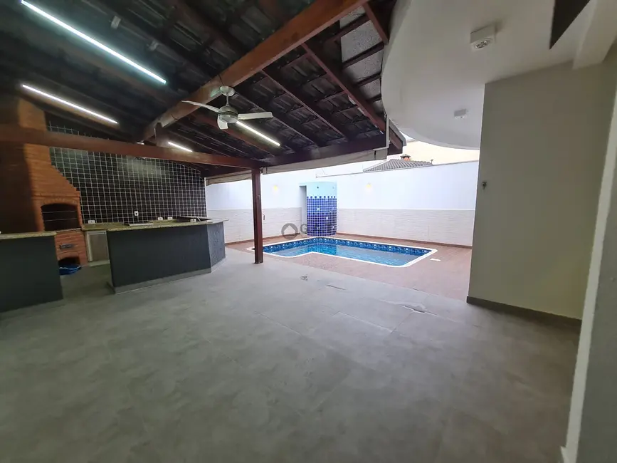 Casa de Condomínio com 3 quartos à venda, 290m2 em Chácaras Reunidas São Jorge, Sorocaba - SP - imagem 9 Foto 9 de Casa de Condomínio com 3 quartos à venda, 290m2 em Chácaras Reunidas São Jorge, Sorocaba - SP