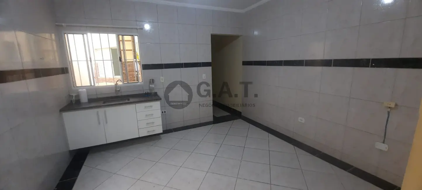 Foto 4 de Casa com 2 quartos à venda, 90m2 em Jardim Leocádia, Sorocaba - SP