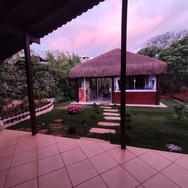 Foto 1 de Casa de Condomínio com 3 quartos para alugar, 250m2 em Aracoiaba Da Serra - SP