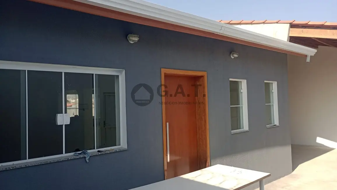 Casa com 3 quartos à venda, 180m2 em Jardim Toledo, Votorantim - SP - imagem 2 Foto 2 de Casa com 3 quartos à venda, 180m2 em Jardim Toledo, Votorantim - SP