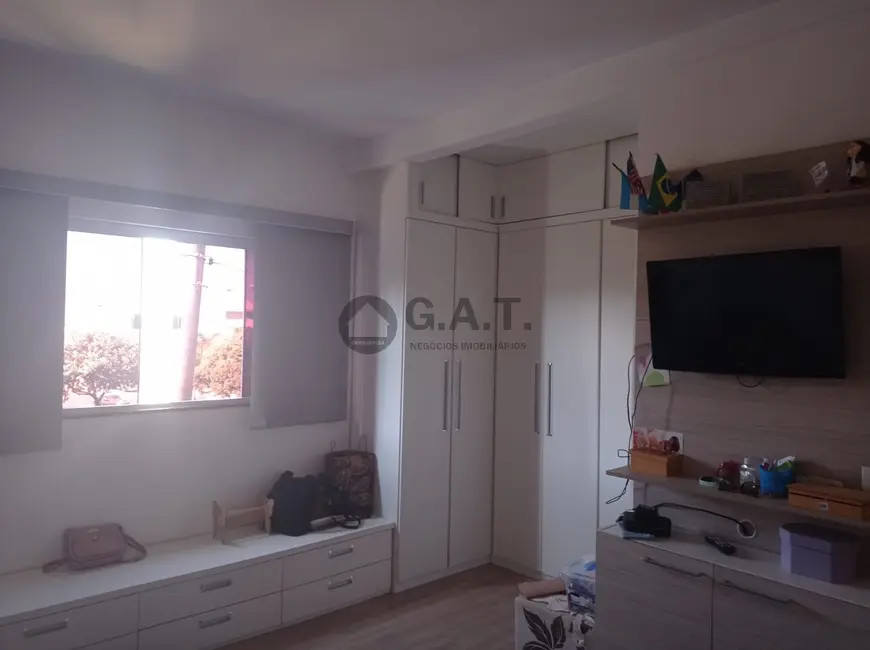 Casa de Condomínio com 3 quartos à venda, 170m2 em Chácaras Reunidas São Jorge, Sorocaba - SP - imagem 6 Foto 6 de Casa de Condomínio com 3 quartos à venda, 170m2 em Chácaras Reunidas São Jorge, Sorocaba - SP
